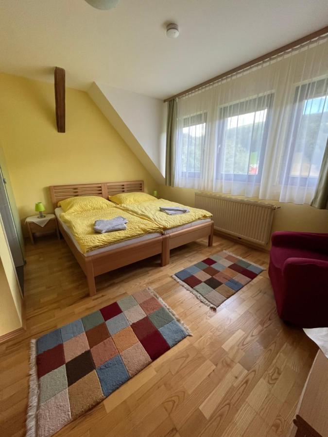 Privatzimmer Familie Pair/Schmoll Spital am Semmering Szoba fotó